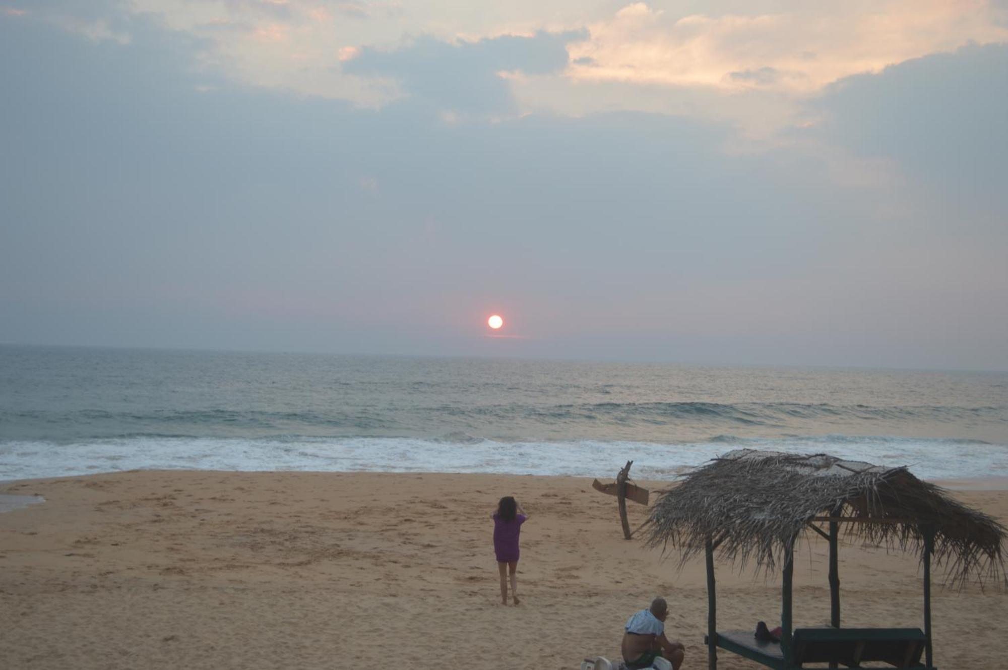 Whitepearl Beach Hikkaduwa Exterior photo