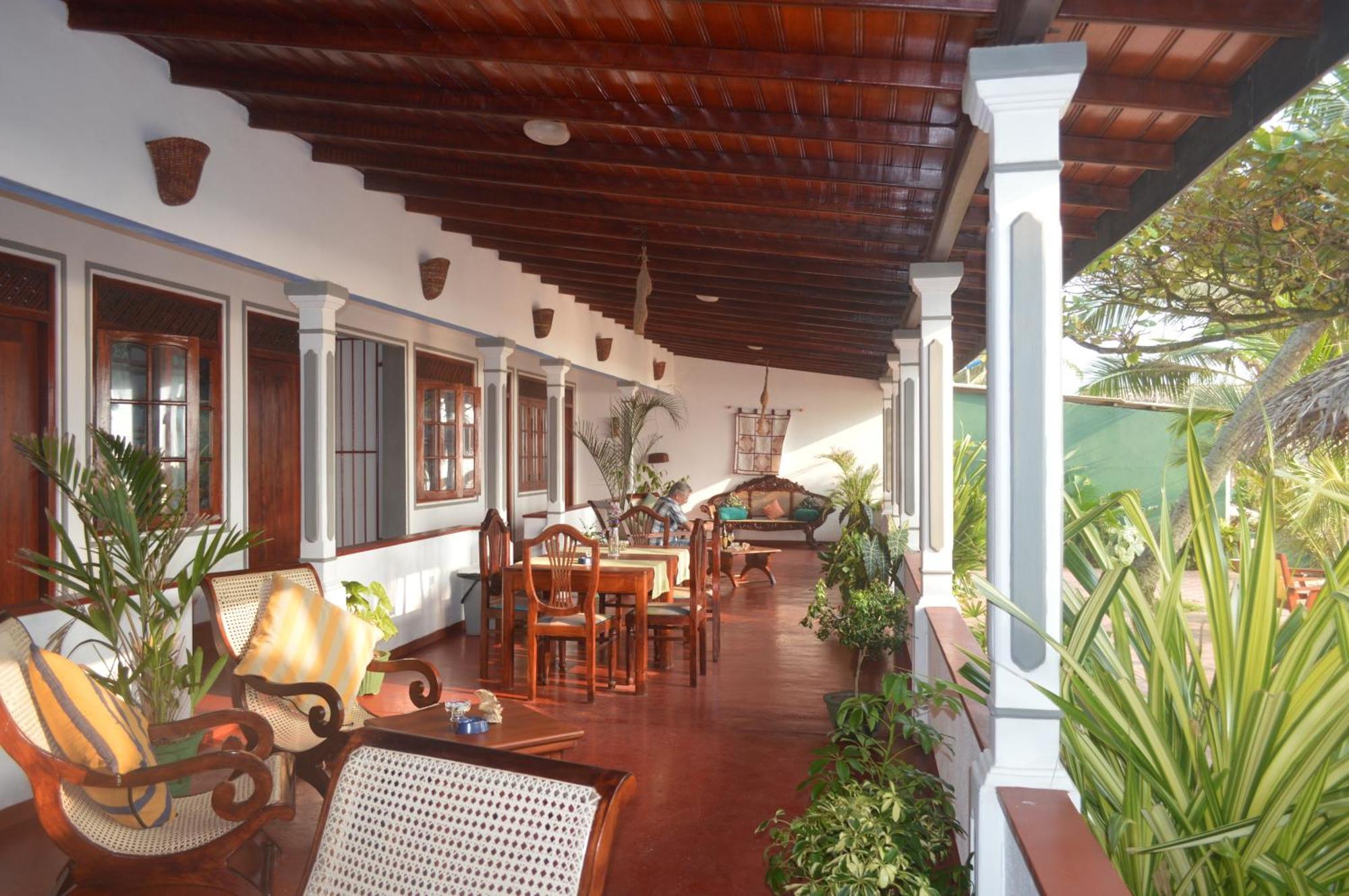 Whitepearl Beach Hikkaduwa Exterior photo