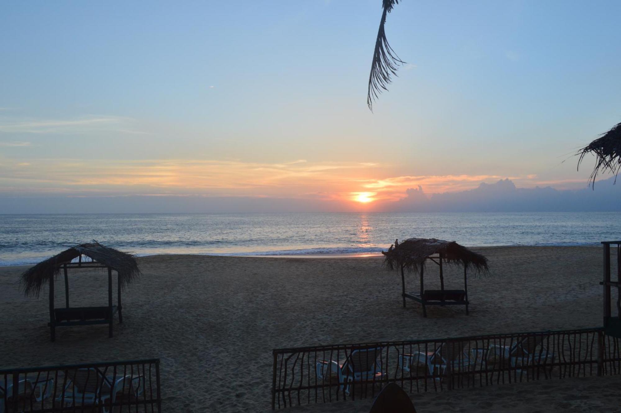 Whitepearl Beach Hikkaduwa Exterior photo