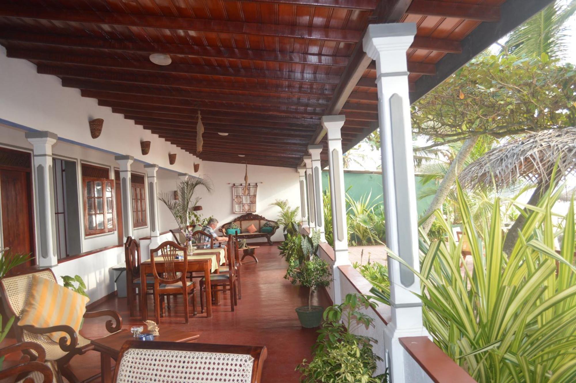 Whitepearl Beach Hikkaduwa Exterior photo