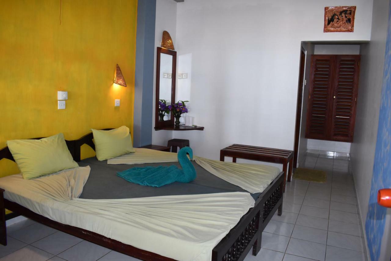 Whitepearl Beach Hikkaduwa Exterior photo