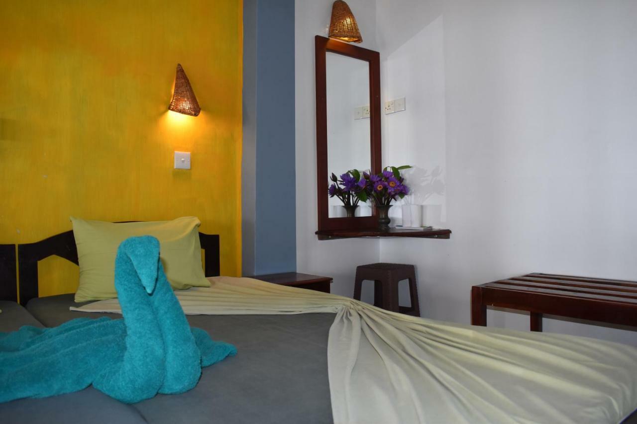 Whitepearl Beach Hikkaduwa Exterior photo