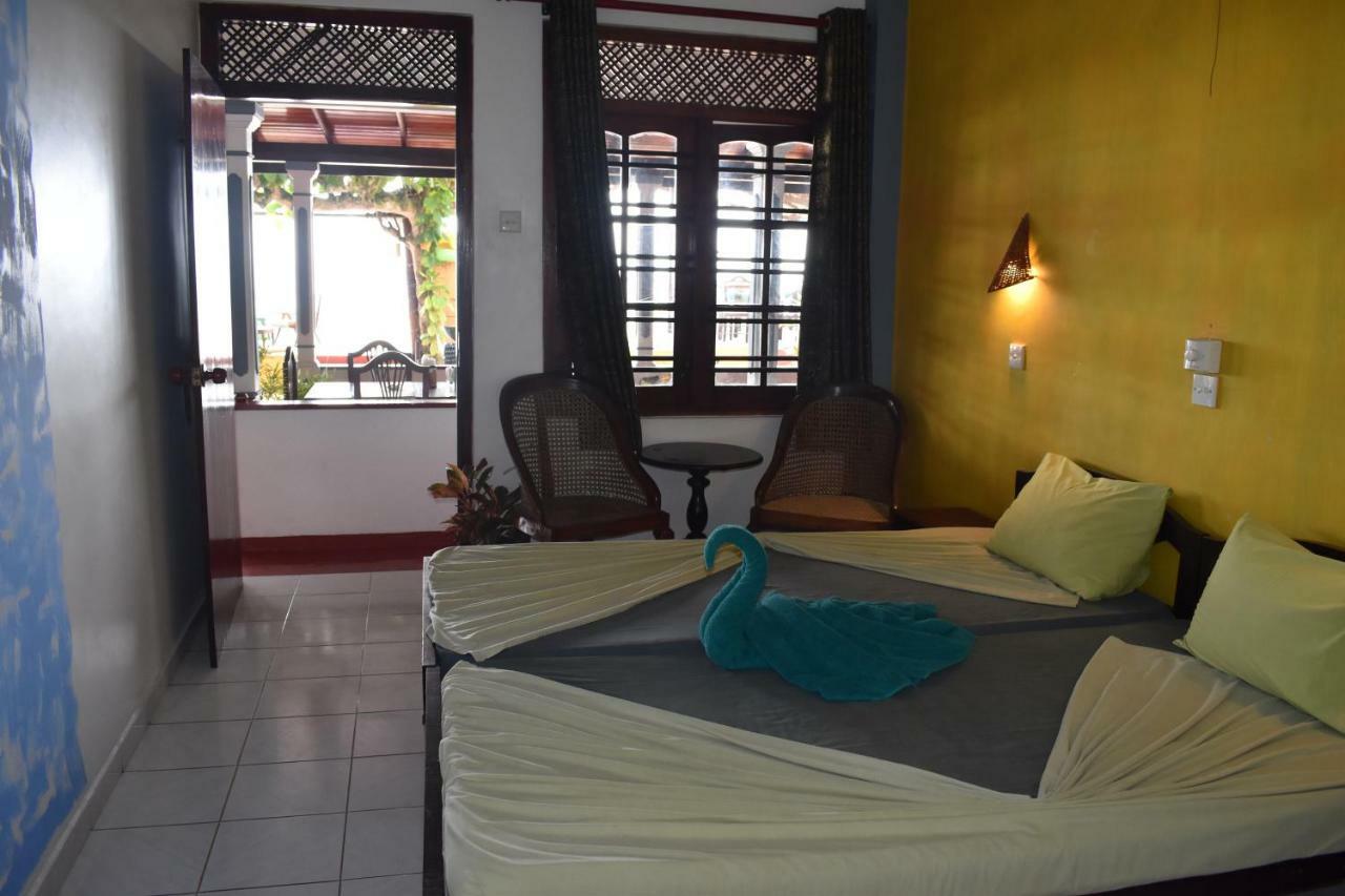 Whitepearl Beach Hikkaduwa Exterior photo
