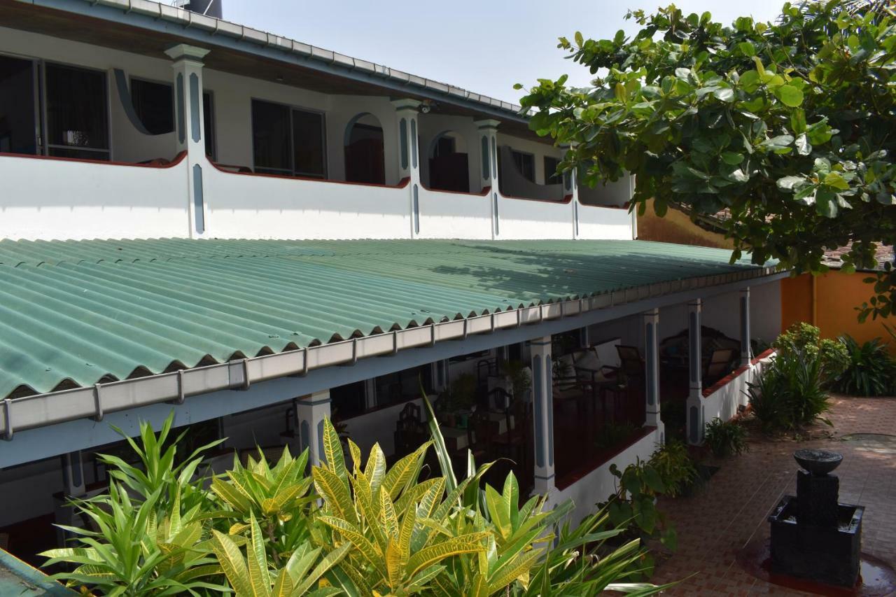 Whitepearl Beach Hikkaduwa Exterior photo