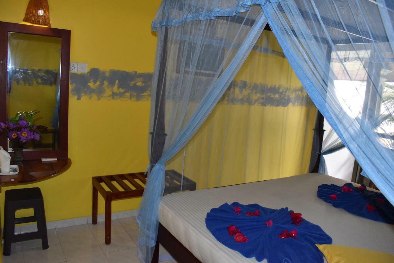 Whitepearl Beach Hikkaduwa Exterior photo